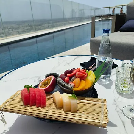 Five Stars Mercurytower 25th Spa&pool * Saint Julian's